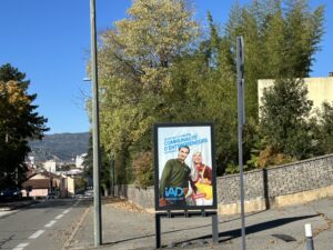 affiche bleues iad campagne recrutement entrepreneur iad immobilier